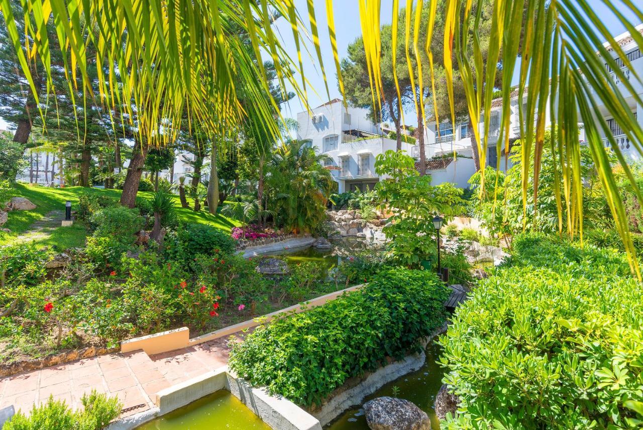 Elviria Playa White Pearl Beach Marbella Bagian luar foto